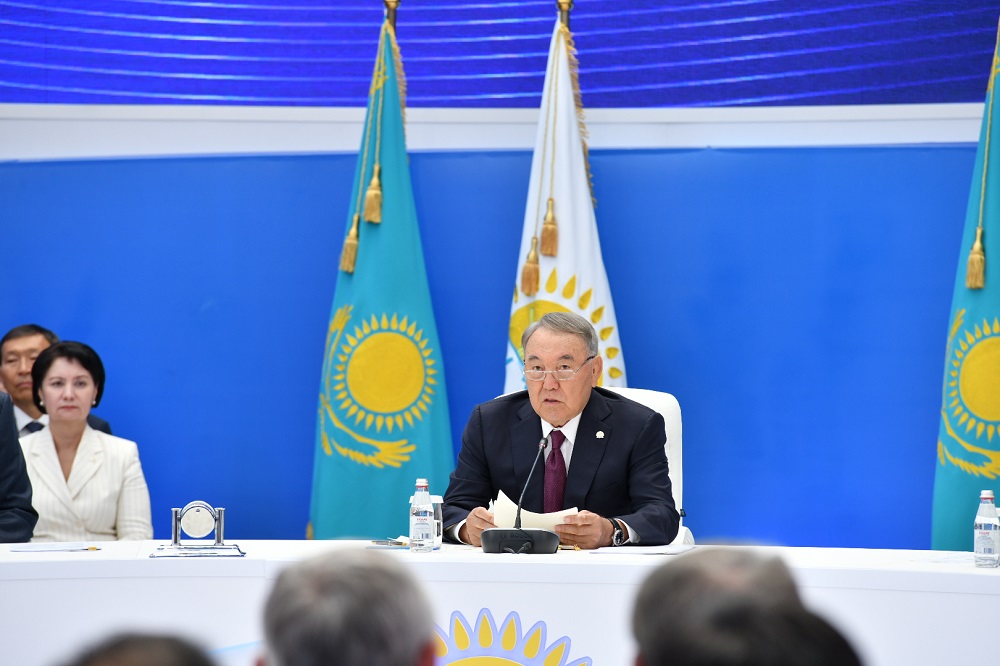 ەلباسى: Nur Otan فراكتسياسىنىڭ قاتىسۋىمەن ۇكىمەتتىڭ ارنايى وتىرىسىن وتكىزۋ قاجەت