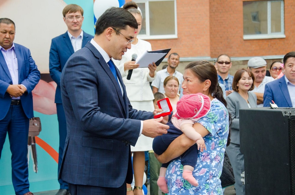 «بەرەكەلى باسپانا» باعدارلاماسىمەن 298 ادام پاتەر الدى