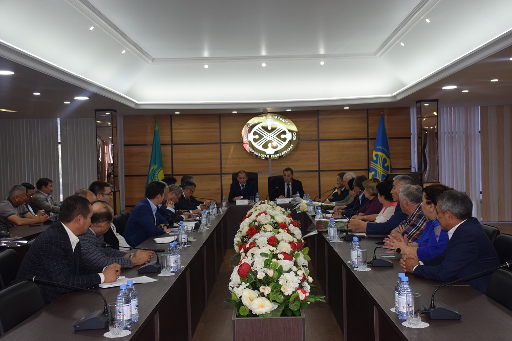 كاسىپوداقتار فەدەراتسياسى توراعاسىنىڭ جاڭا ورىنباسارلارى سايلاندى