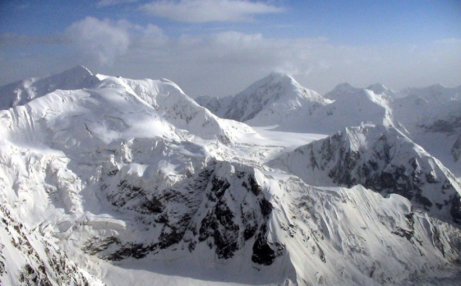 تيان-شان تاۋىندا جوعالىپ كەتكەن الپينيستەردى ىزدەۋ توقتاتىلدى