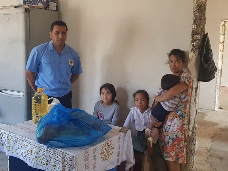 اقتوبە وبلىسىنىڭ جەكە سوت ورىنداۋشىلارى كوپ بالالى وتباسىنا كومەك قولىن سوزىپ جاتىر