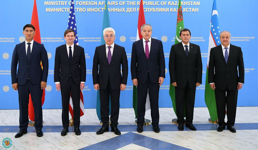 ورتالىق ازيا تاعى دا باستى نازاردا