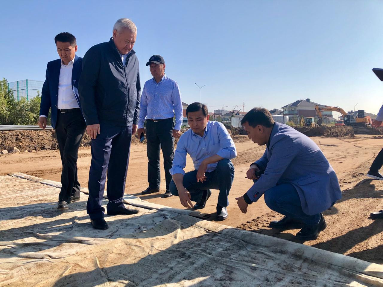 ەلوردا اكىمى جول قۇرىلىسىن تەكسەردى