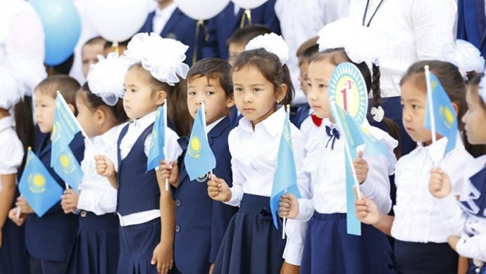 بيىل الماتى وبلىسىندا 50 000 بالا 1-سىنىپقا بارادى