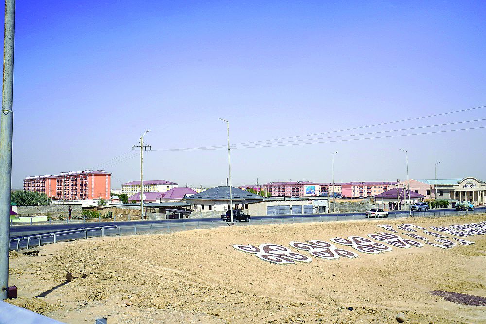 ەكى ايدا ەڭسە تىكتەگەن ارىس ەلدىك پەن ەرلىكتىڭ ەڭسەلى ەسكەرتكىشىنە اينالدى