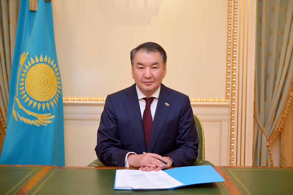 قايرات ءمامي: كونستيتۋتسيا – ەل جاڭعىرۋىنىڭ نەگىزى