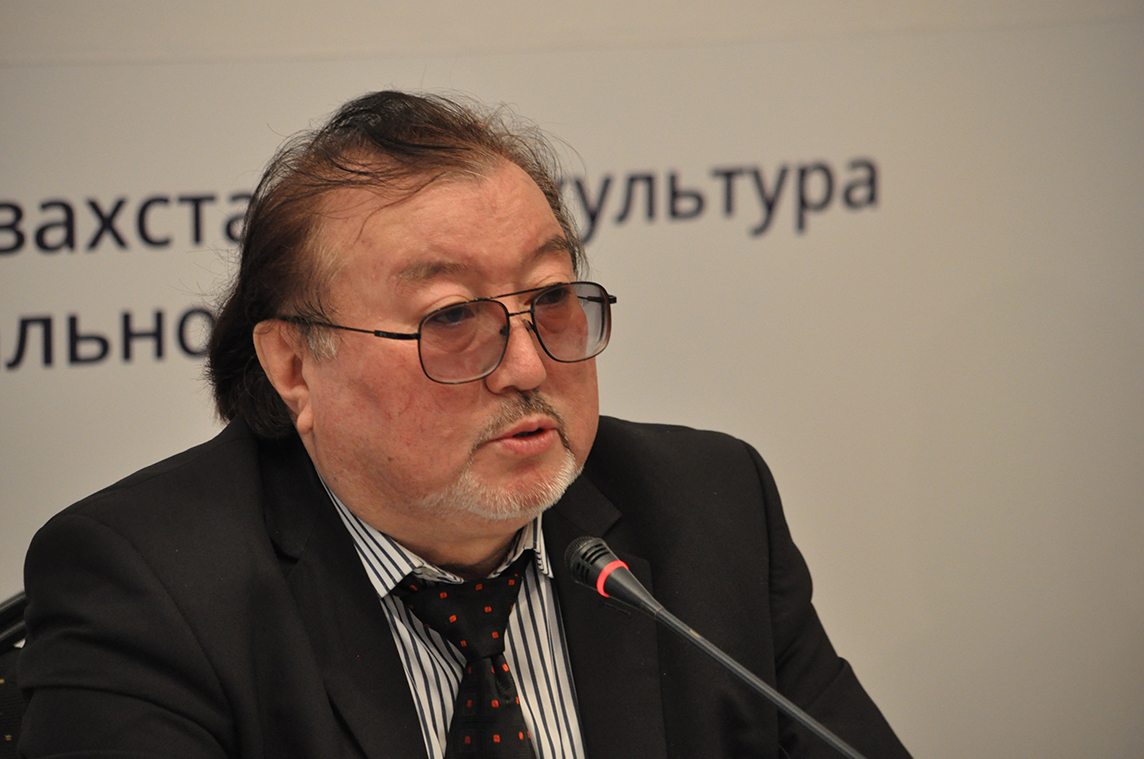  ۇلىقبەك ەسداۋلەت: تۇڭعىش فورۋم تىڭ تاقىرىپتارعا جول اشادى