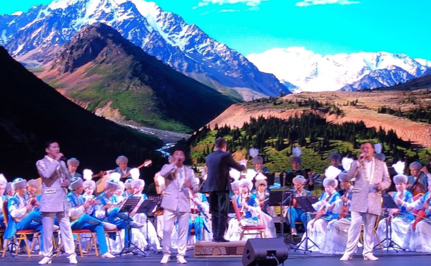 قوستانايدا وركەسترلەر مەن انسامبلدەردىڭ تۇڭعىش حالىقارالىق فەستيۆالى ءوتىپ جاتىر