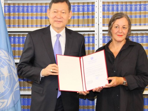 قازاقستان بۇۇ-عا يادرولىق قارۋعا تىيىم سالۋ تۋرالى قۇجاتىن تاپسىردى