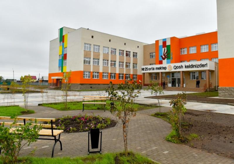 پەتروپاۆلدا 600 ورىندىق قازاق مەكتەبى  ەسىگىن ايقارا اشتى