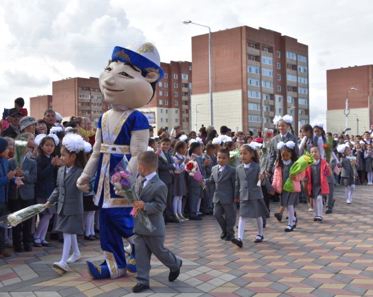 قوستانايدا 900 ورىندىق جاڭا  مەكتەپ اشىلدى