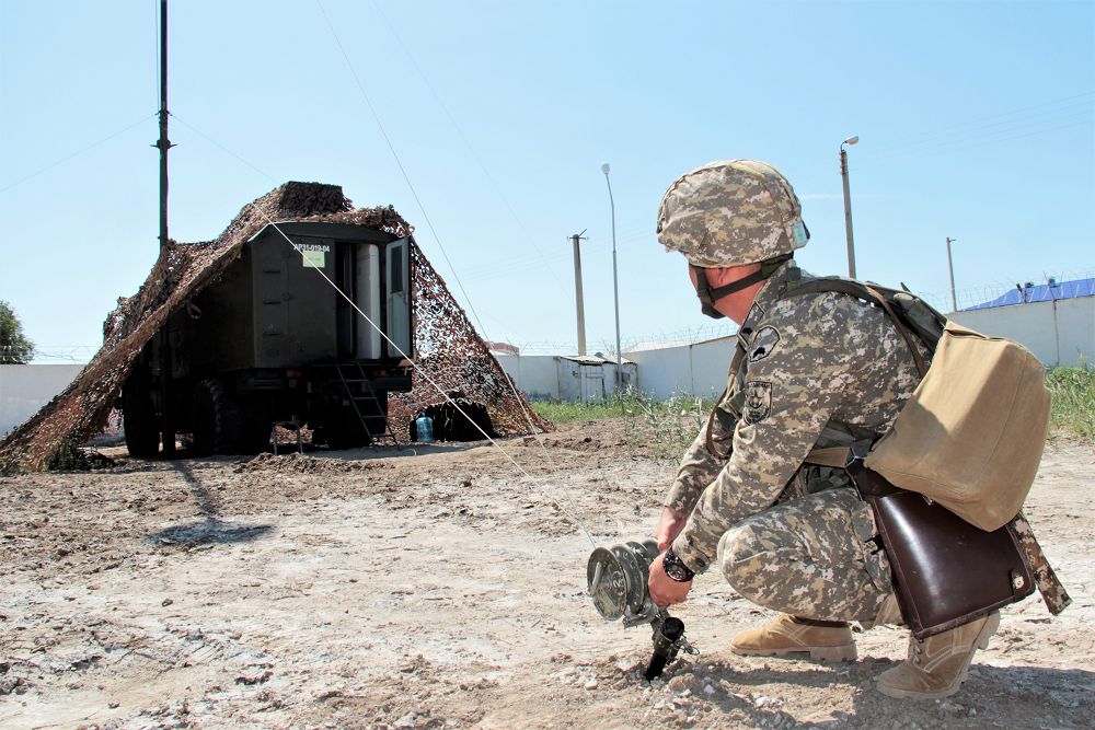 «باتىس» وڭىرلىك قولباسشىلىعىندا اسكەري بايلانىسشىلاردىڭ اۋقىمدى وقۋى اياقتالدى