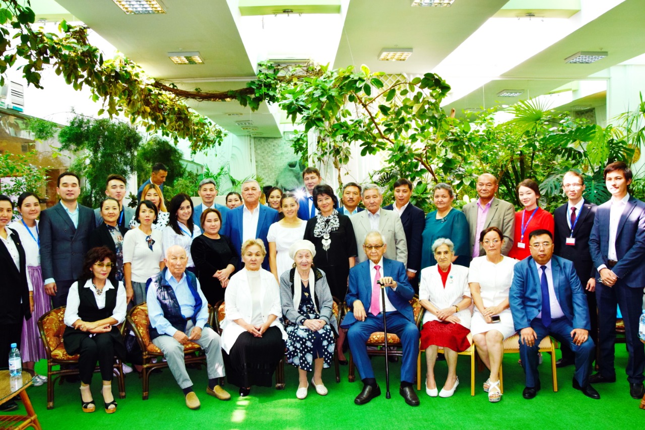 الماتىدا احمەت بايتۇرسىنوۆتىڭ تۋعان كۇنىنە وراي كونفەرەنتسيا ءوتتى