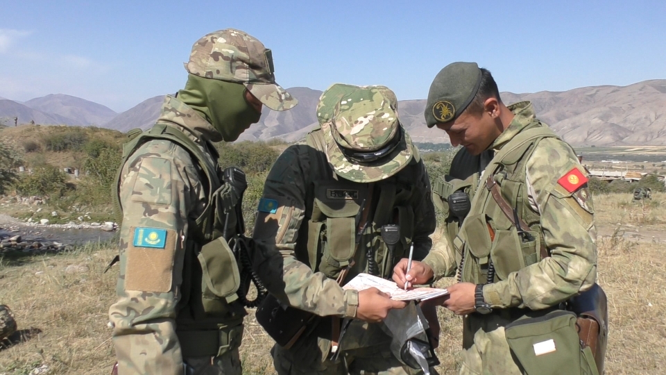 قازاقستان مەن قىرعىزستان قارۋلى كۇشتەرى بىرلەسكەن وقۋ-جاتتىعۋىن وتكىزدى