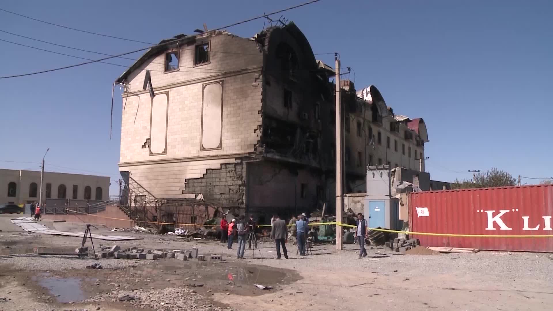 پرەزيدەنت تۇركىستانداعى قوناق ۇيدە بولعان ورتتەن زارداپ شەككەن ءىىم قىزمەتكەرلەرىنىڭ تەز ساۋىعىپ كەتۋىن تىلەدى