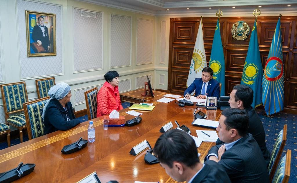 ازاماتتاردى جەكە قابىلداۋ: تۇرعىندار ەلوردا اكىمىنە قانداي ماسەلەلەرمەن جۇگىنەدى