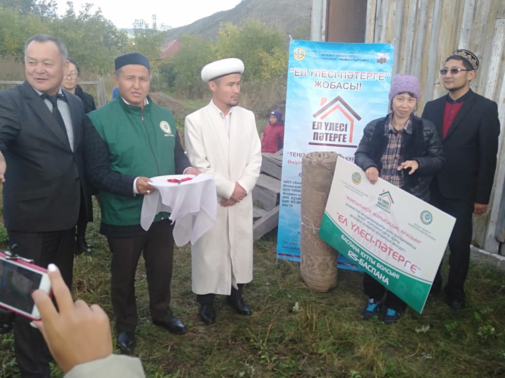 شقو ۇلان اۋدانىندا جالعىز باستى اناعا 4 بولمەلى ءۇي بەرىلدى