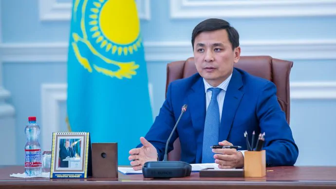 التاي كولگىنوۆ سپورتشىلارمەن كەزدەستى