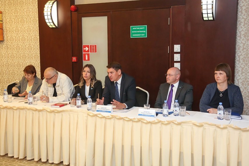 قازاقستاندىق مازمۇندى دامىتۋ بويىنشا جيىن ءوتتى