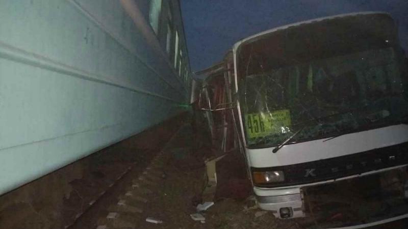 كتج: كەپتەلىس سالدارىنان اۆتوبۋس وتكەلدە تۇرىپ قالعان