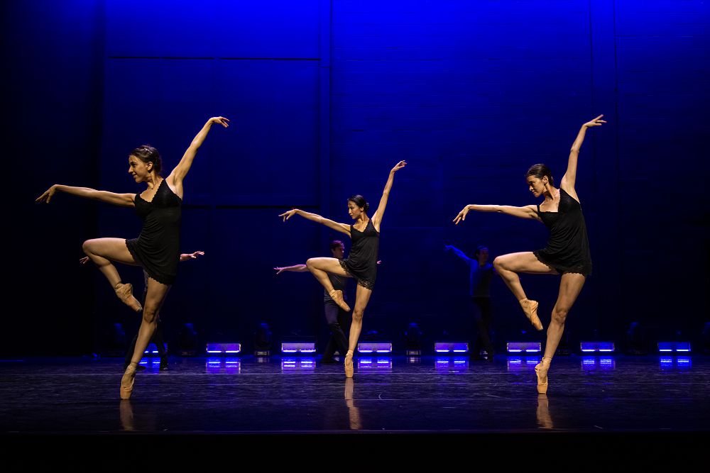 لوندوندا «استانا بالەت» تەاترىنىڭ گاسترولى قوشەمەتپەن اياقتالدى