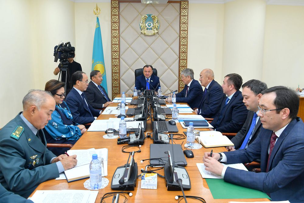 قازاقستان-رەسەي شەكاراسى ماڭىنداعى تۇرعىنداردىڭ مەملەكەتتىك شەكارانى كەسىپ ءوتۋ ءتارتىبى تۋرالى  زاڭ جوباسى قارالدى