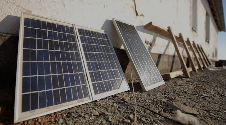 باتىس قازاقستاندا شارۋالار كۇن باتارەيالارىن ورناتۋدا