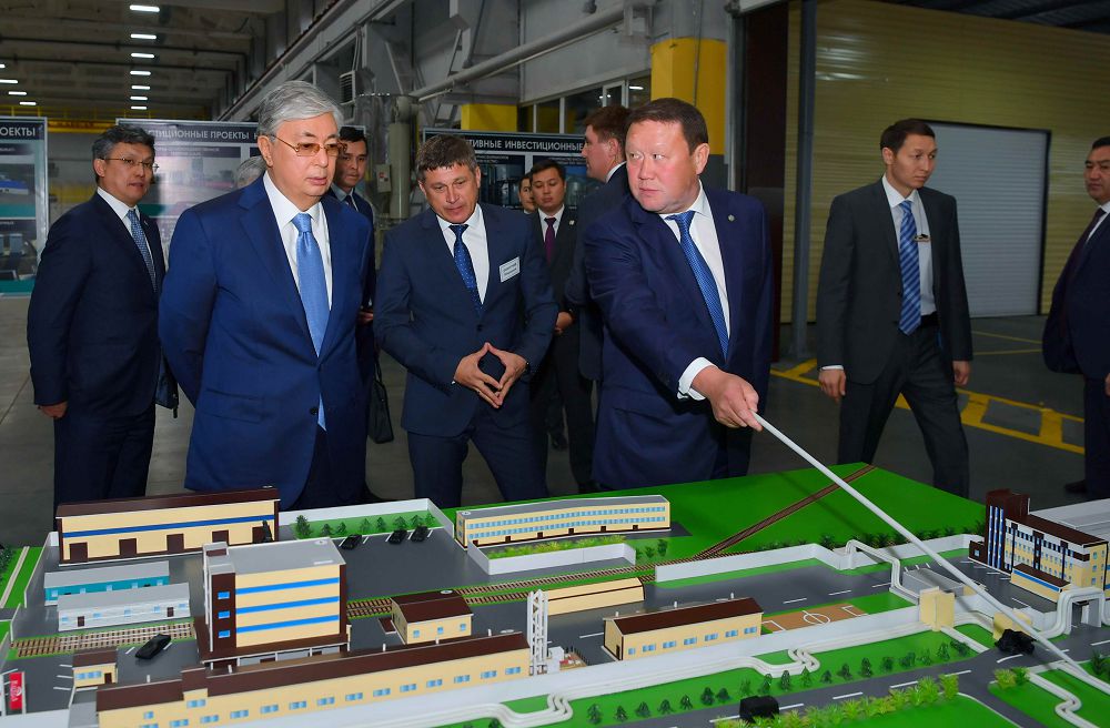 قازاقستان پرەزيدەنتى «رادۋگا» جشس-ءنىڭ وندىرىستىك الەۋەتىمەن تانىستى