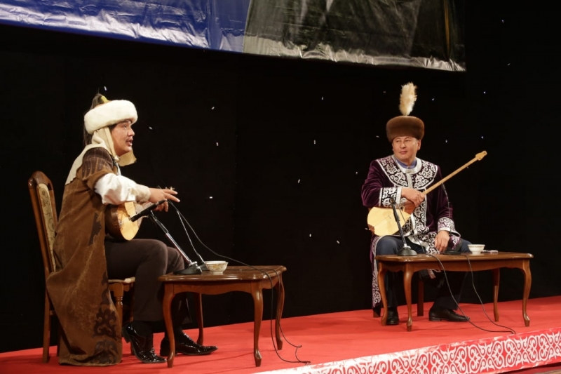 قاراعاندىدا حالىقارالىق اقىندار ايتىسى باستالدى