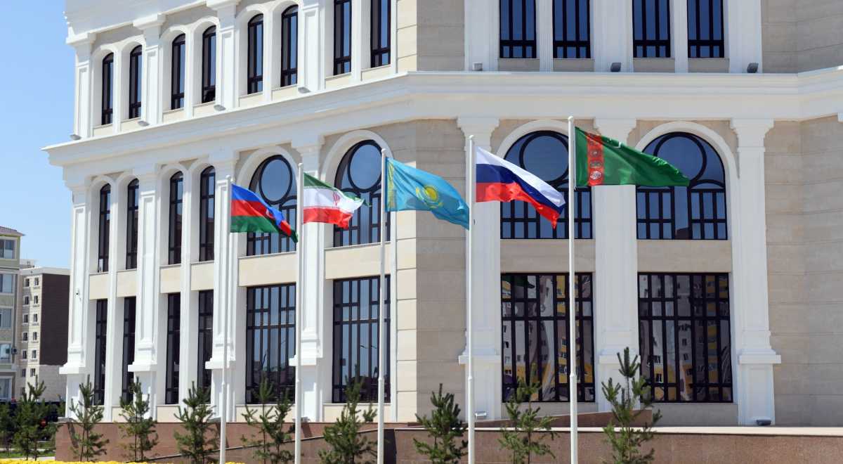 قازاقستان, يران جانە ازەربايجاننىڭ كاسپي تەڭىزى ماسەلەلەرى جونىندەگى ارنايى وكىلدەرى كەزدەستى