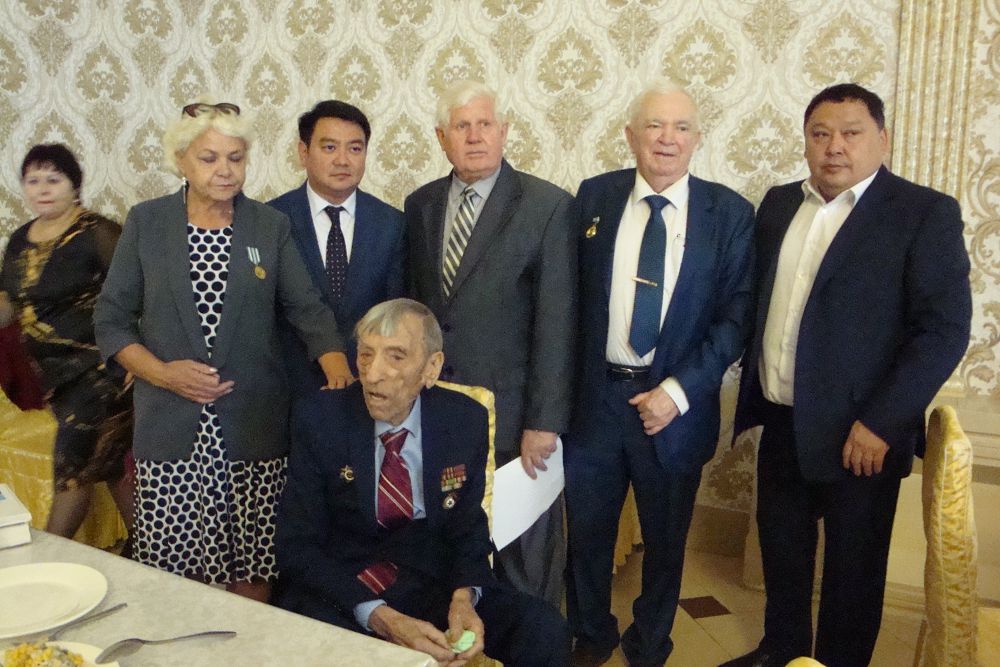 قوستانايدا ءىى دۇنيەجۇزىلىك سوعىس ارداگەرى 100 جاسقا تولدى