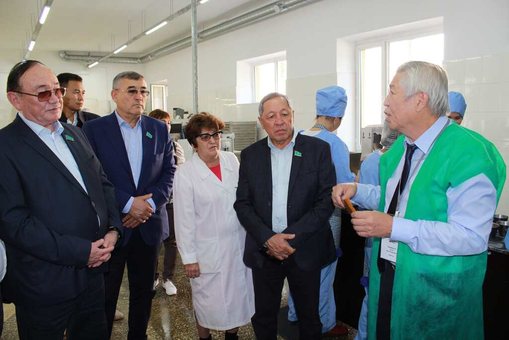 سەناتورلار اگرارلىق عىلىمنىڭ دامۋى مەن مامانداردى دايارلاۋ بويىنشا وتىرىس وتكىزدى