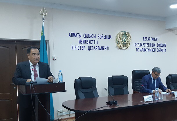 Cالىق قىزمەتشىلەرى سىندارلى قوعامدىق ديالوگ جايىن تالقىلادى