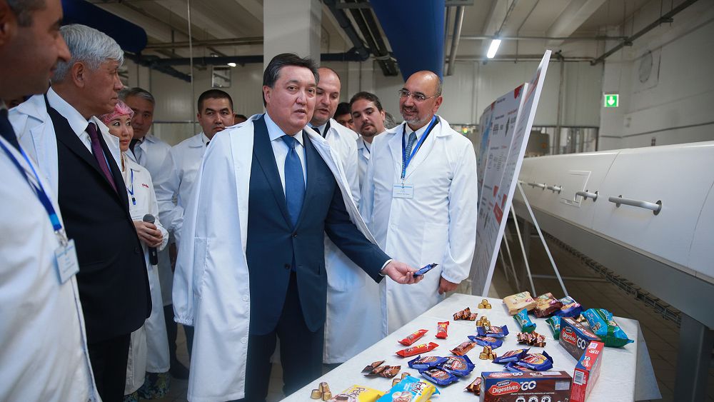 مەملەكەتتىك باعدارلامالاردىڭ جۇزەگە اسىرىلۋ بارىسىمەن تانىستى