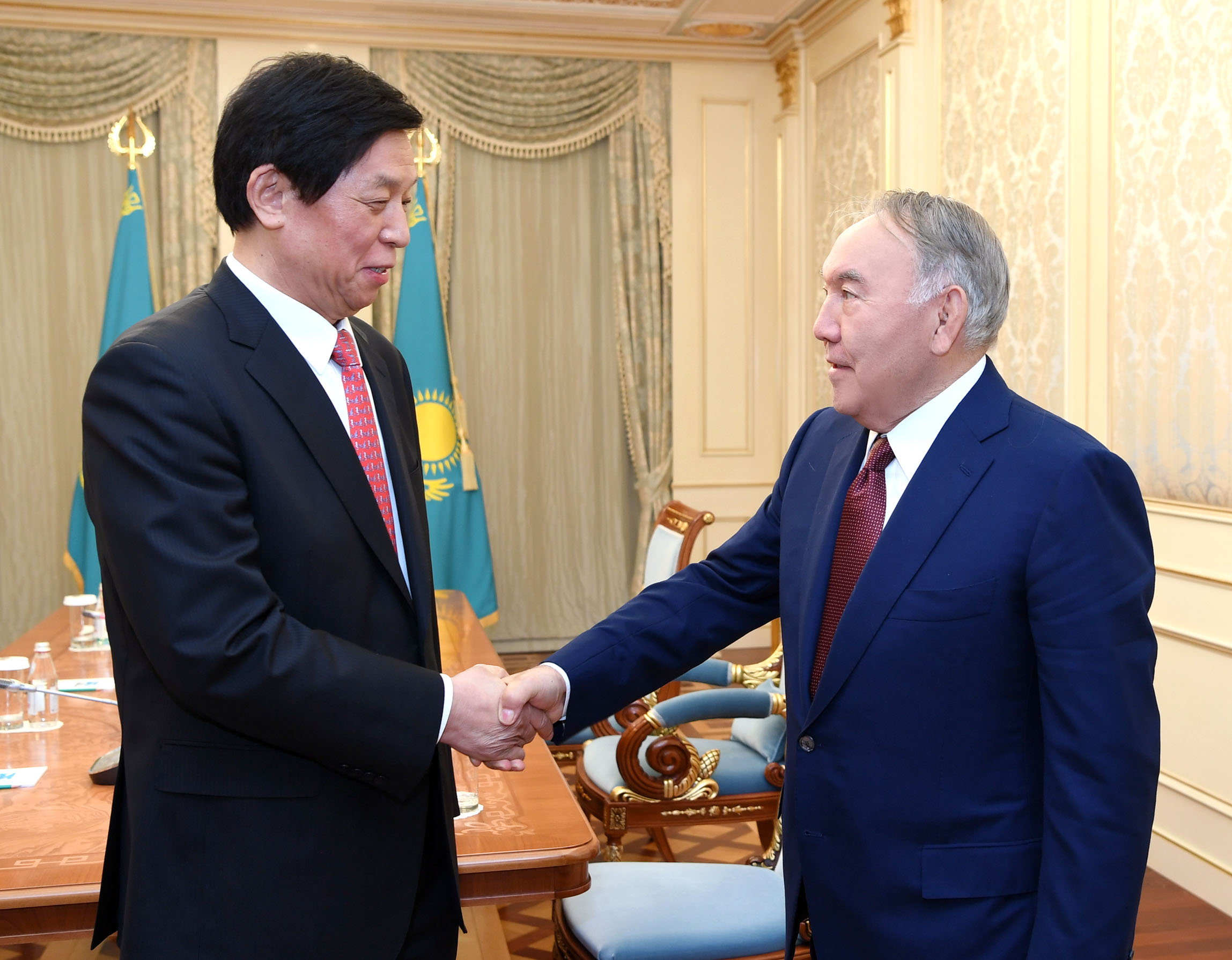 لي چجانشۋ نۇرسۇلتان نازارباەۆقا سي ءتسزينپيننىڭ جىلى لەبىزىن جەتكىزدى