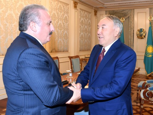 ەلباسى تۇركيا رەسپۋبليكاسىنىڭ  ۇلى ۇلتتىق جينالىسىنىڭ سپيكەرى مۇستافا شەنتوپپەن كەزدەستى