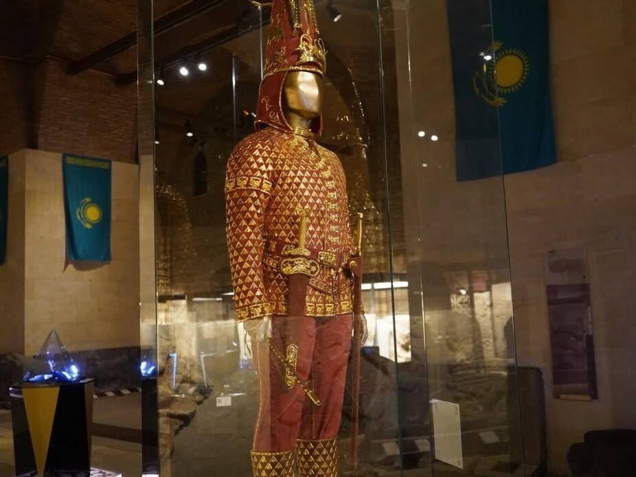 التىن ادام شەرۋى مالايزيادا جالعاسادى