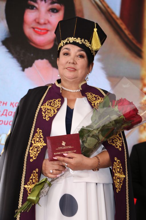 باتىس قازاقستان مەملەكەتتىك ۋني­ۆەر­سيتەتىنىڭ ستۋدەنتتەرى اسەل مامبە­توۆامەن كەزدەستى