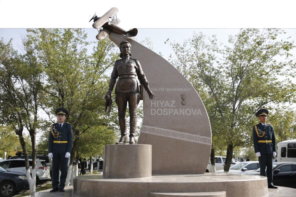 اتىراۋدا حيۋاز دوسپانوۆانىڭ ەسكەرتكىشى اشىلدى