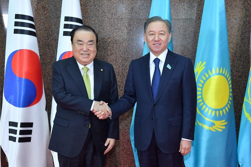 مۋن حي سان: قازاقستان - كورەيانىڭ ماڭىزدى ارىپتەسى