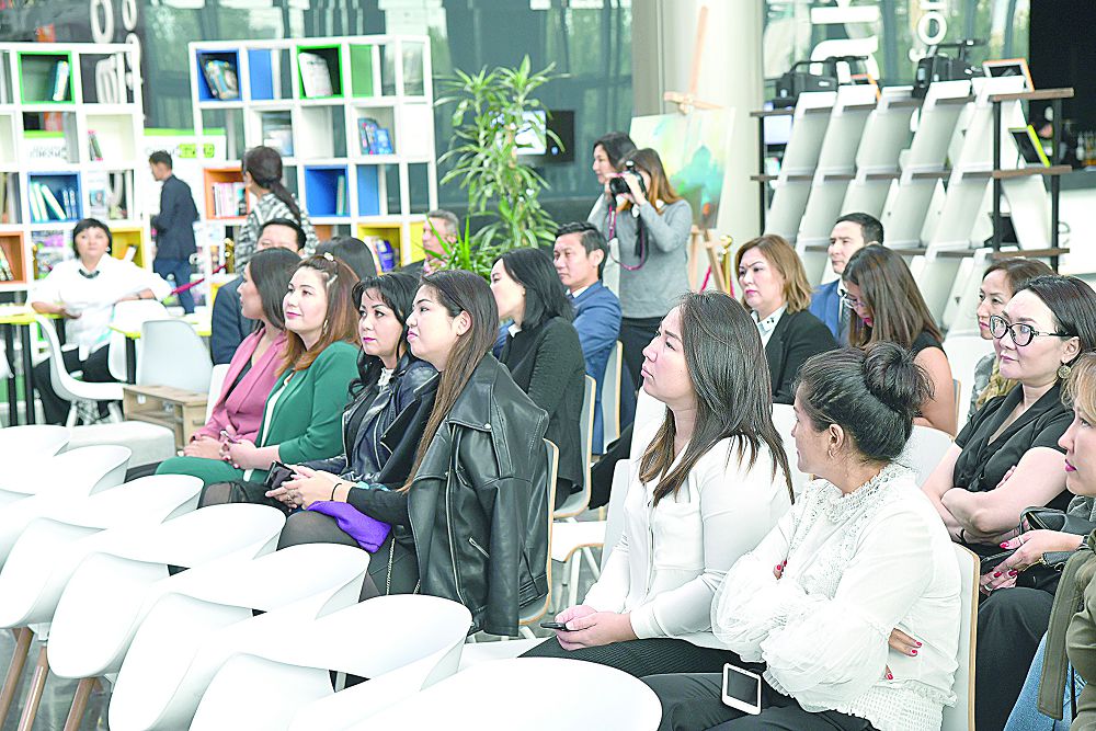 اقپاراتتىق زاماننىڭ وزەكتى ماسەلەسى