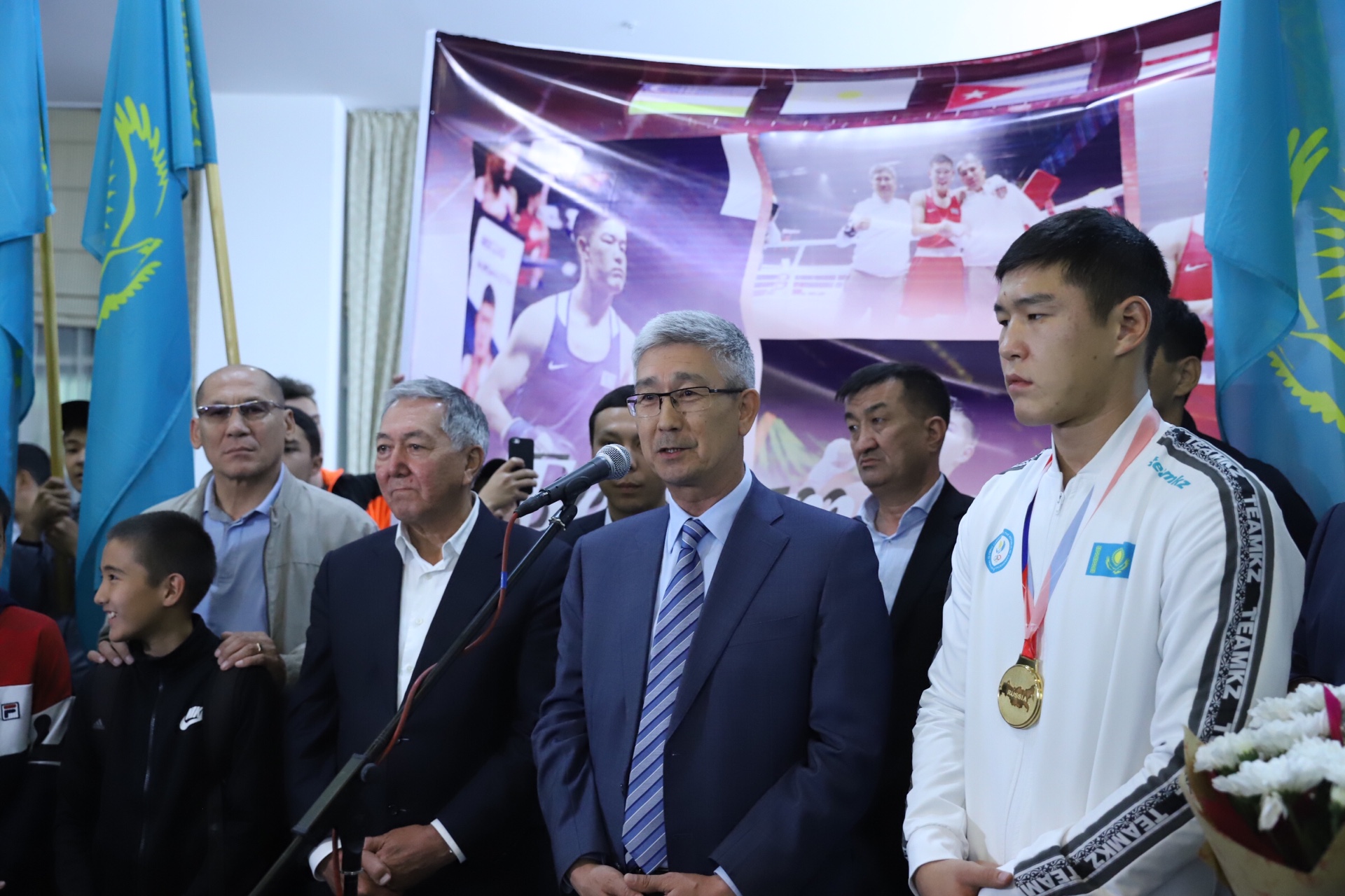 ماڭعىستاۋلىقتار الەم چەمپيونى بەكزات نۇرداۋلەتوۆتى قارسى الدى