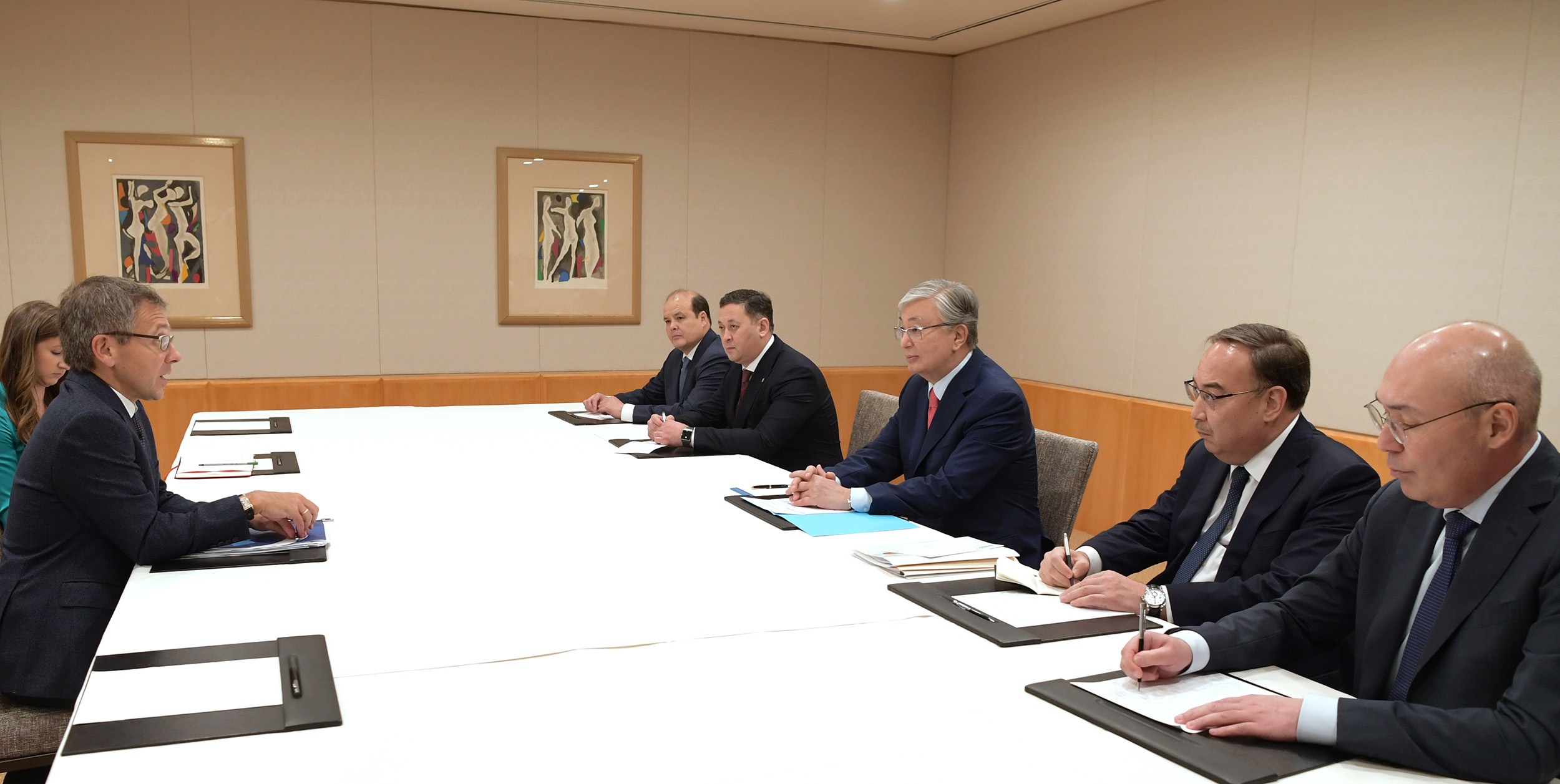 مەملەكەت باسشىسى "Eurasia Group" كومپانياسىنىڭ پرەزيدەنتى يان برەممەرمەن كەزدەستى