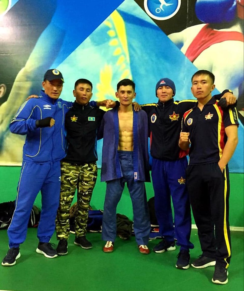 ورىنبەك ساندىبەكوۆ «ەڭ ۇزدىك باتالون سەرجانتى» اتاندى