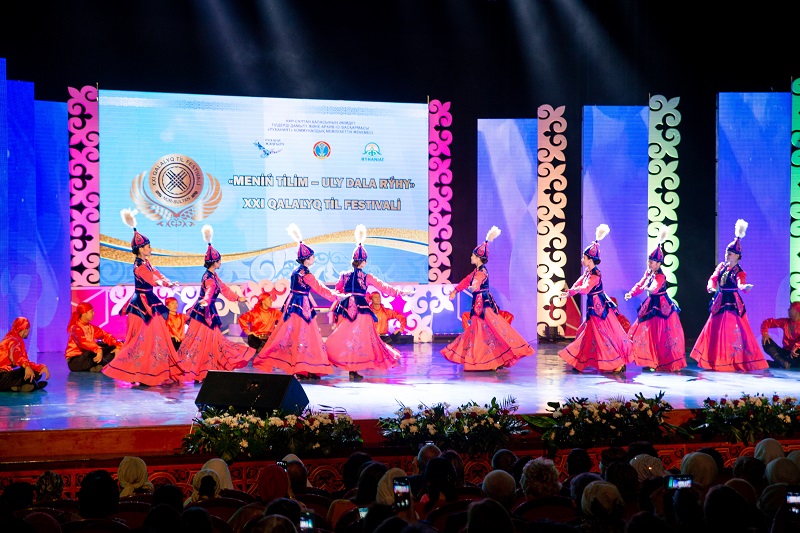 ەلوردادا قالالىق ءتىل فەستيۆالى قورىتىندىلاندى