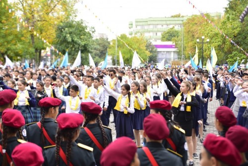 شىمكەنتتە «ادال ۇرپاق» ەرىكتى مەكتەپ كلۋبتارىنىڭ سلەتى ءوتتى