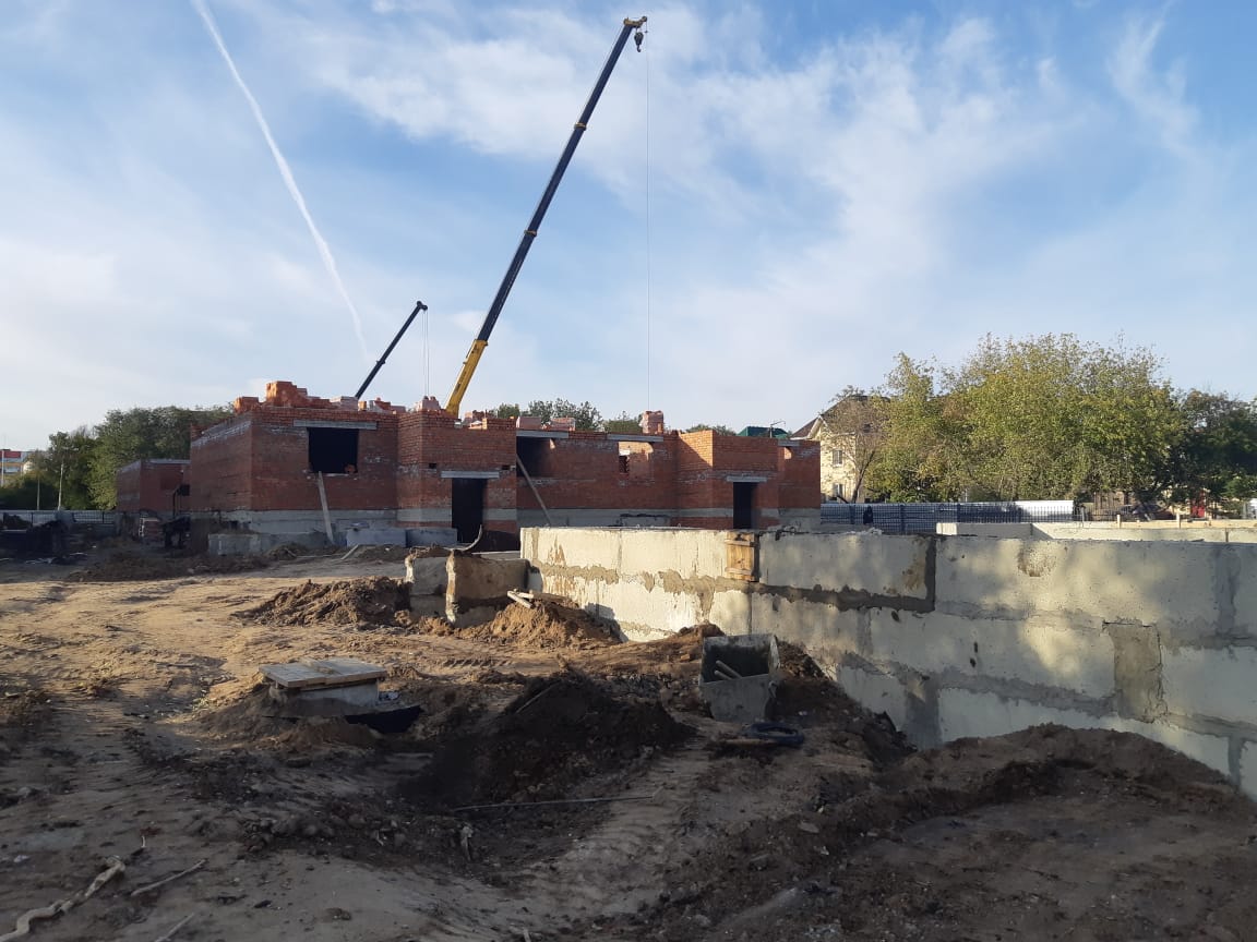 قوستاناي پەداگوگيكالىق ۋنيۆەرسيتەتىندە ءۇش قاباتتى 4 جاتاقحانا سالىنىپ جاتىر