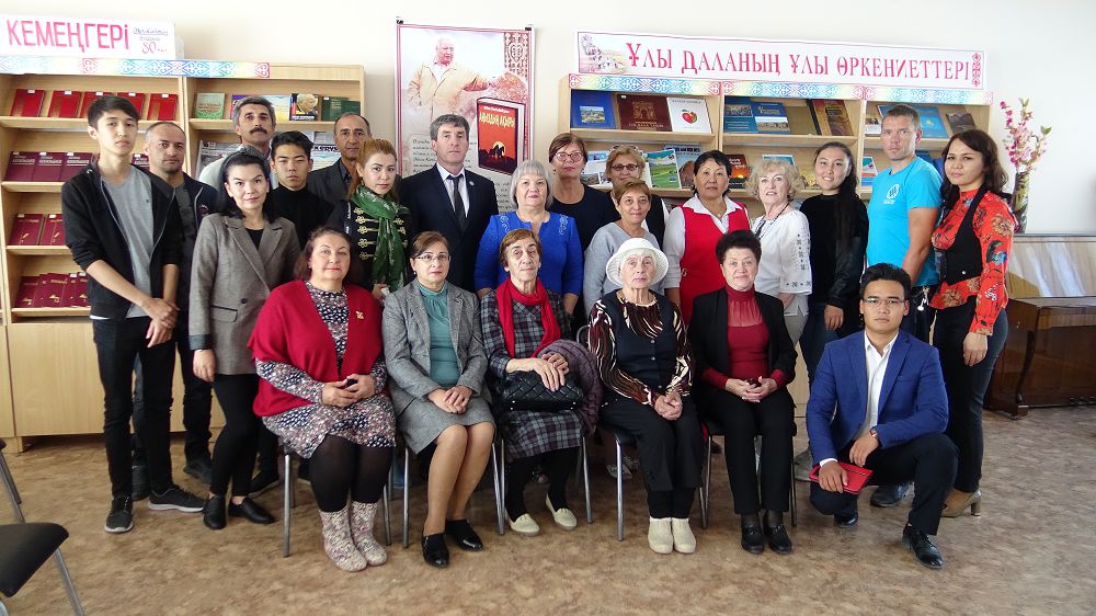 اقتاۋدا اسسامبلەيا وكىلدەرى ءابىش كەكىلباەۆتىڭ شىعارمالارىمەن تانىستى