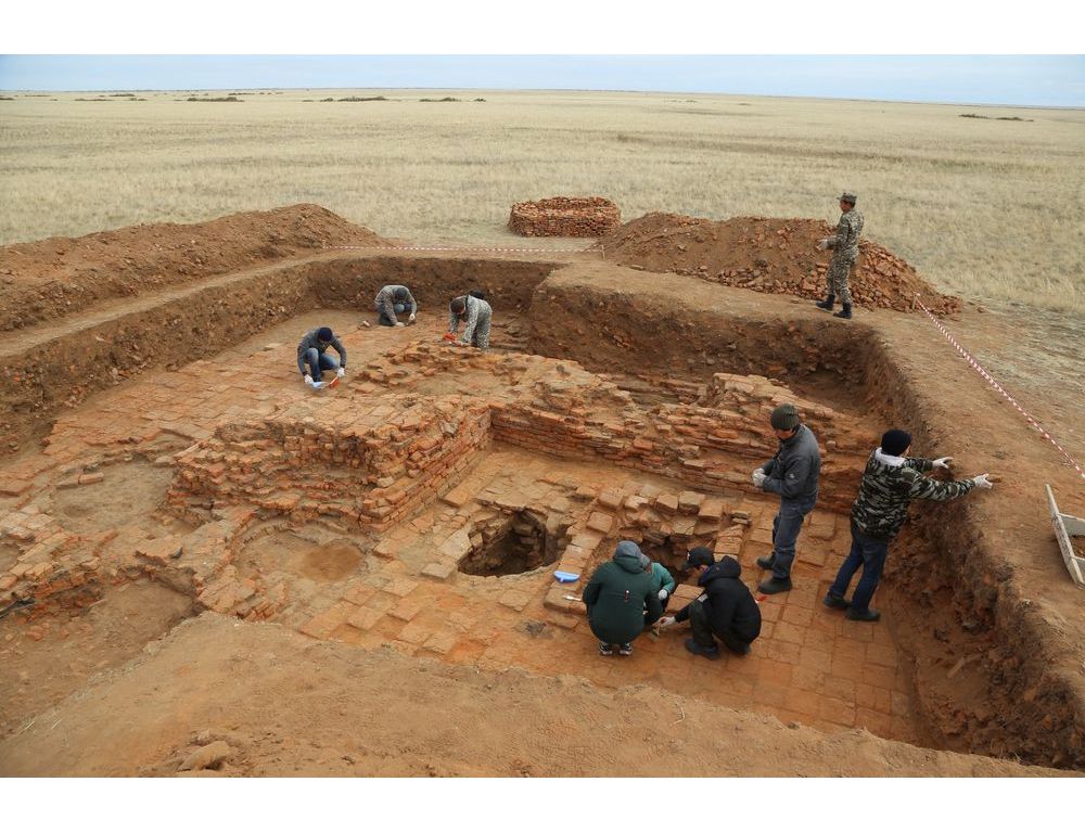 التىن وردا حاندارىنىڭ قورىمى