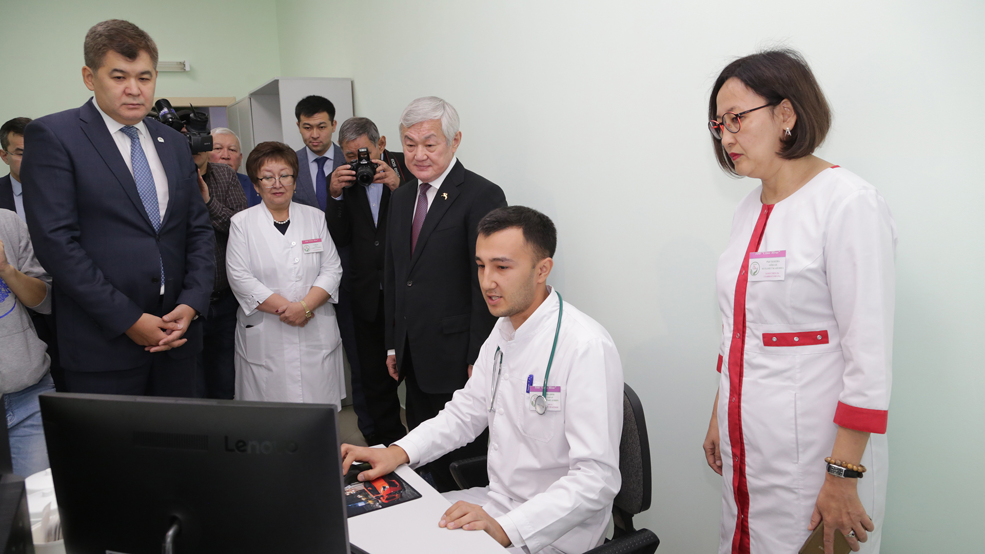 بەردىبەك ساپارباەۆ قاراعاندى وبلىسىنداعى ءموبيلدى حقكو-لار جانە ءمامس جۇمىسىمەن تانىستى